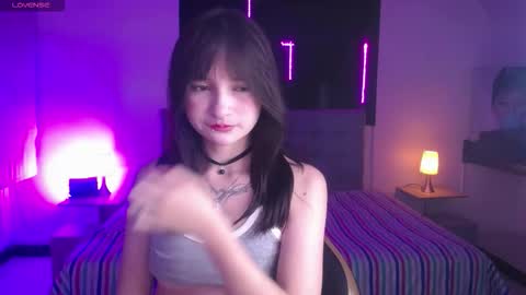 _charlotte_collins_ online show from March 26, 2026, 2:33 pm