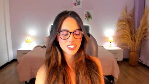 Charlote online show from November 16, 2025, 2:22 pm