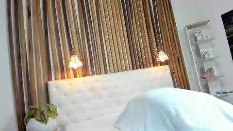 Snapshot of _cinnamon_star chatting on July 23, 2026, 12:47 pm _cinnamon_star online show from July 23, 2026, 12:47 pm