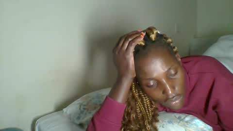 Snapshot of _clara01 chatting on February 12, 2025, 9:52 am clara online show from February 12, 2025, 9:52 am