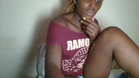 Snapshot of _clara01 chatting on February 18, 2025, 7:32 am clara online show from February 18, 2025, 7:32 am