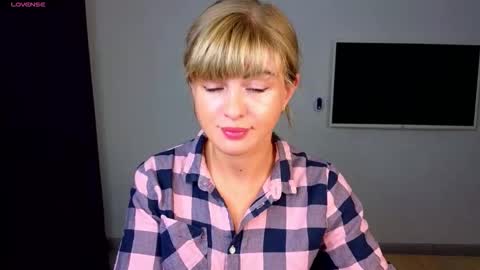 D online show from October 8, 2025, 5:54 pm