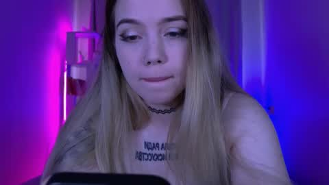 Nica online show from September 14, 2025, 5:17 am