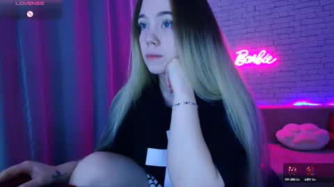 Nica online show from September 19, 2025, 6:59 am