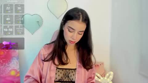 _cute_isabella_ online show from February 21, 2025, 3:45 am