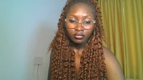 Snapshot of _cutestephanie chatting on November 2, 2025, 12:18 pm STEPH online show from November 2, 2025, 12:18 pm