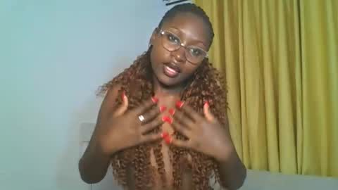 Snapshot of _cutestephanie chatting on November 6, 2025, 12:55 am STEPH online show from November 6, 2025, 12:55 am