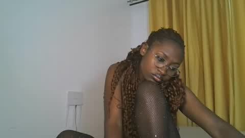 Snapshot of _cutestephanie chatting on November 7, 2025, 1:33 pm STEPH online show from November 7, 2025, 1:33 pm