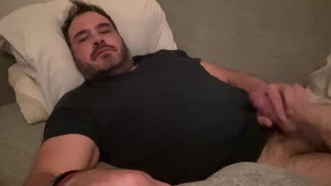 _direwolf_ online show from April 10, 2026, 4:17 am