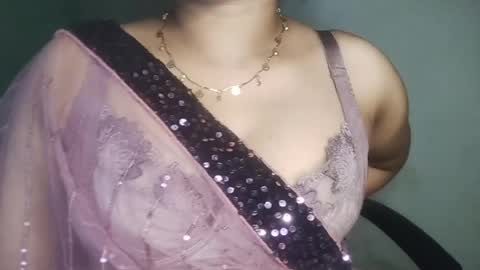 _dreamgirl_0 online show from April 27, 2026, 10:46 am