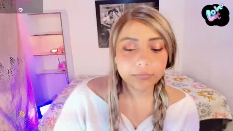 Snapshot of _eilish chatting on April 25, 2026, 9:01 pm _eilish online show from April 25, 2026, 9:01 pm