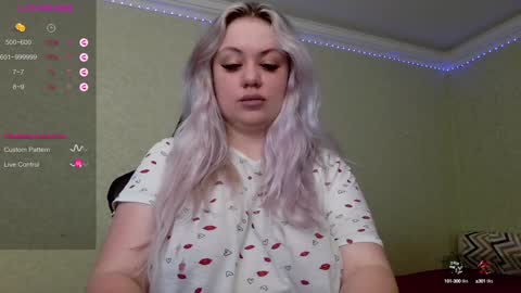 chloue and Gretta online show from December 1, 2024, 5:02 pm