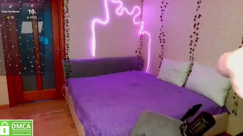 chloue and Gretta online show from January 7, 2025, 7:59 pm