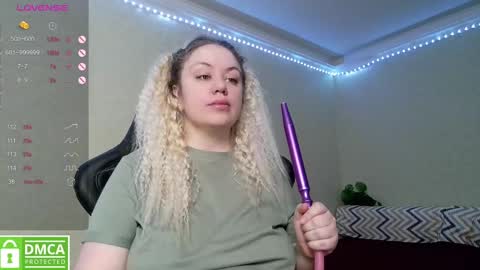 chloue and Gretta online show from February 11, 2025, 7:54 am