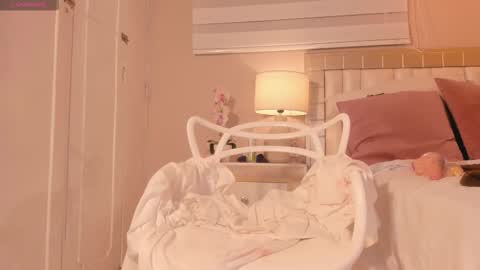 Snapshot of _emily__cb chatting on January 5, 2026, 5:27 pm Hi Im Emily online show from January 5, 2026, 5:27 pm