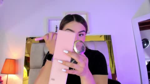 Isabella online show from February 8, 2025, 12:06 pm