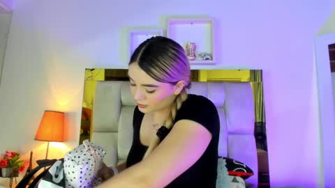 Isabella online show from March 5, 2025, 12:11 pm