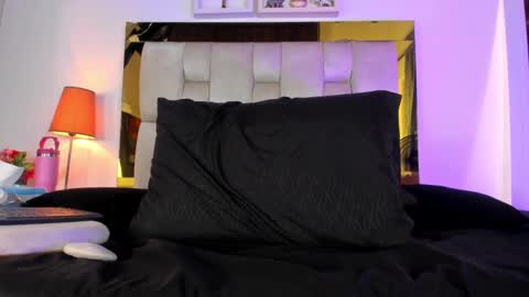 Isabella online show from March 6, 2025, 3:13 pm