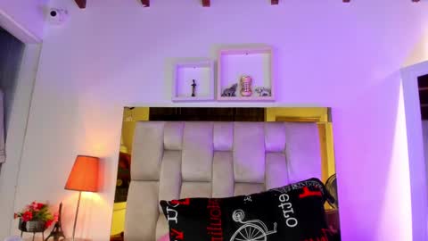 Isabella online show from March 7, 2025, 3:07 pm