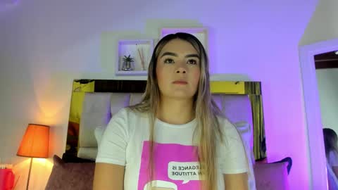 Isabella online show from October 7, 2025, 12:02 pm