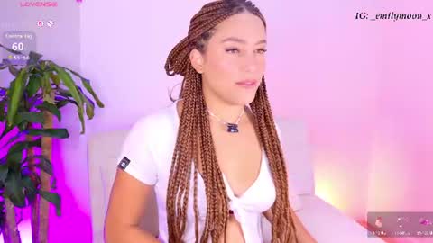 Snapshot of _emilymoon_x chatting on July 11, 2026, 1:19 am Emi online show from July 11, 2026, 1:19 am