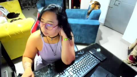 Emma online show from February 3, 2025, 11:36 pm