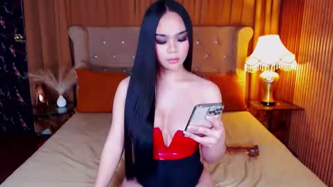 _empressvalerie_ online show from November 21, 2025, 4:33 am