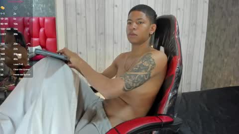 _erick_j online show from April 15, 2026, 8:20 pm