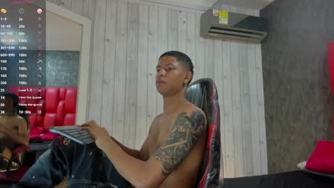 _erick_j online show from April 19, 2026, 7:49 pm