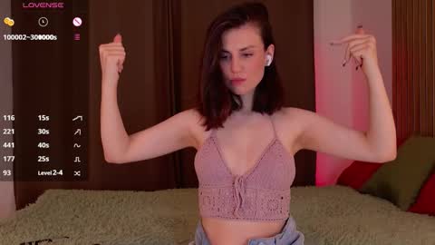 _esmeraldiyaa_ online show from December 19, 2025, 1:23 am