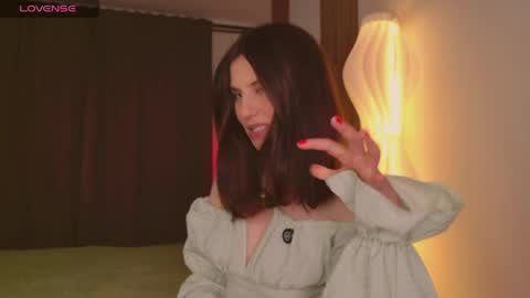 _esmeraldiyaa_ online show from April 17, 2026, 6:55 pm