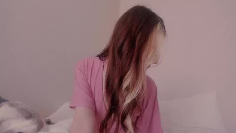 Eva online show from May 17, 2026, 9:06 am