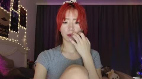 EveEva online show from December 27, 2024, 4:15 am