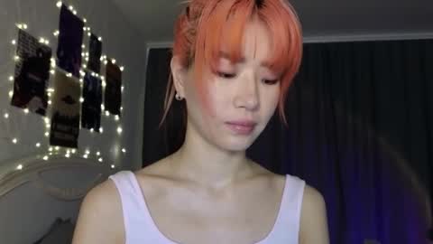 EveEva online show from March 5, 2025, 10:11 am