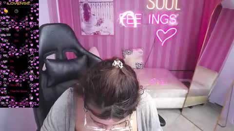  evoni  online show from September 9, 2025, 1:38 am