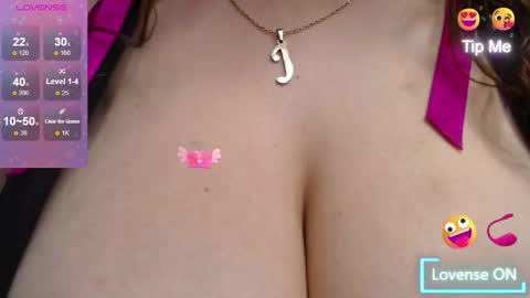  evoni  online show from September 15, 2025, 8:20 pm