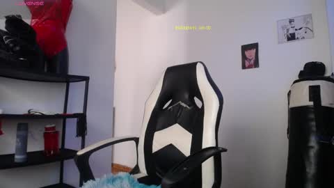  Exa help me position myself with your thumb up thanks  online show from February 16, 2025, 12:10 pm