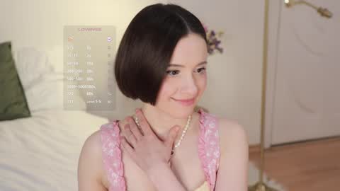 Snapshot of _female_essence_ chatting on December 13, 2024, 12:20 am Essie online show from December 13, 2024, 12:20 am