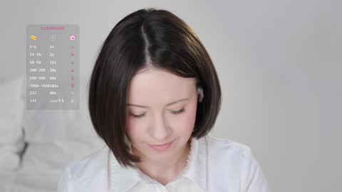 Snapshot of _female_essence_ chatting on February 7, 2025, 8:44 am Essie online show from February 7, 2025, 8:44 am