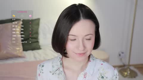 Snapshot of _female_essence_ chatting on February 13, 2025, 7:03 am Essie online show from February 13, 2025, 7:03 am