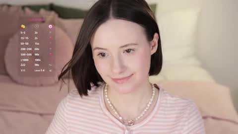 Snapshot of _female_essence_ chatting on March 5, 2025, 9:27 am Essie online show from March 5, 2025, 9:27 am