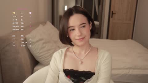 Snapshot of _female_essence_ chatting on March 26, 2026, 6:24 pm Essie online show from March 26, 2026, 6:24 pm