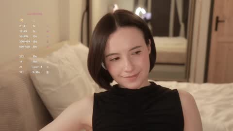 Snapshot of _female_essence_ chatting on April 15, 2026, 7:21 pm Essie online show from April 15, 2026, 7:21 pm