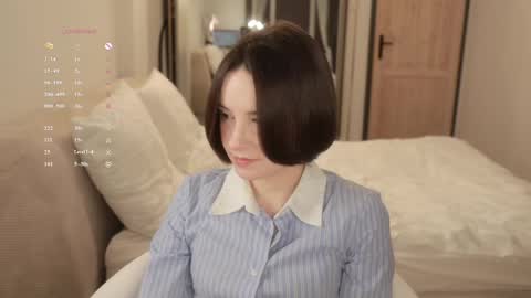 Snapshot of _female_essence_ chatting on April 25, 2026, 7:22 pm Essie online show from April 25, 2026, 7:22 pm