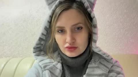 Snapshot of _florinika_ chatting on October 30, 2025, 9:04 pm Flora online show from October 30, 2025, 9:04 pm