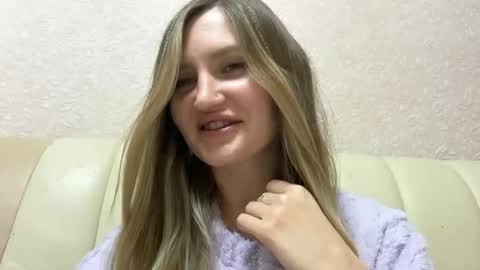 Snapshot of _florinika_ chatting on January 13, 2026, 10:26 pm Flora online show from January 13, 2026, 10:26 pm
