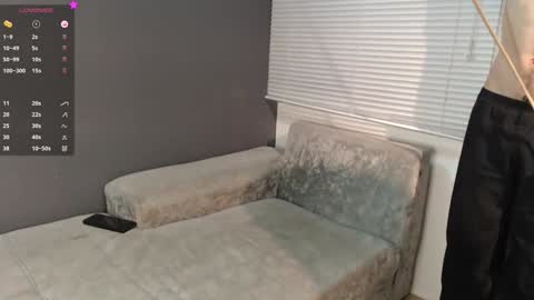 Laura  Juan online show from February 5, 2025, 2:26 pm