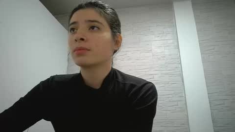 Mia-foster online show from November 9, 2025, 3:16 am