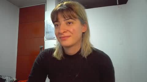 Mia-foster online show from April 7, 2026, 10:42 pm