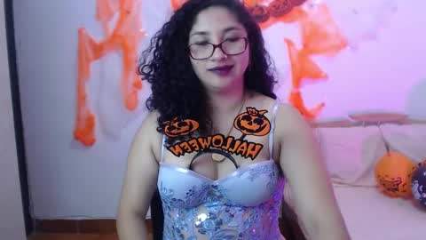 Gia Independent model online show from October 15, 2025, 10:59 am